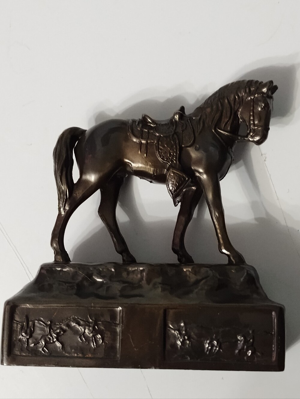 Vintage Bronze-Tone Decorative Equestrian Art Piece - Elegant Home Accent